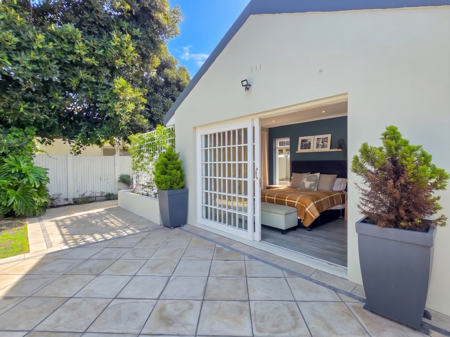 4 Bedroom Property for Sale in Constantia Western Cape